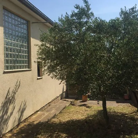Cozy Farmhouse Apartman Budak